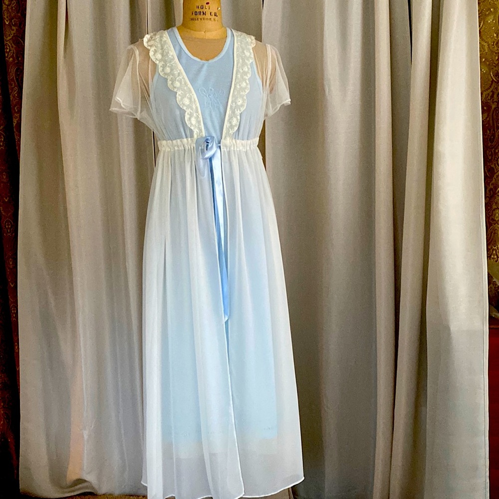 Flora night gown
